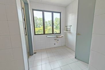 Avenue 2, Lake Valley