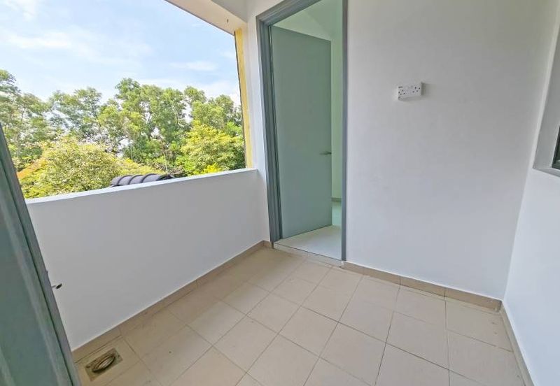 Avenue 2, Lake Valley