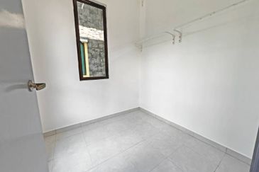 Avenue 2, Lake Valley