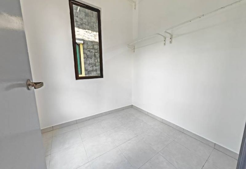 Avenue 2, Lake Valley