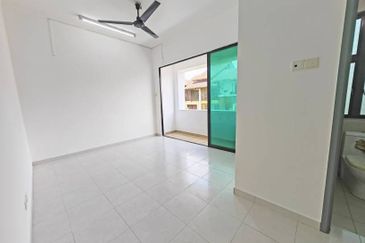 Avenue 2, Lake Valley