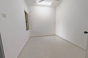 Avenue 2, Lake Valley