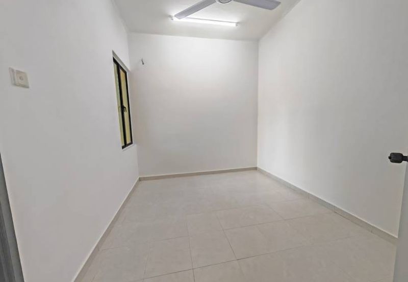 Avenue 2, Lake Valley