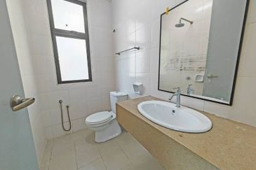 Avenue 2, Lake Valley