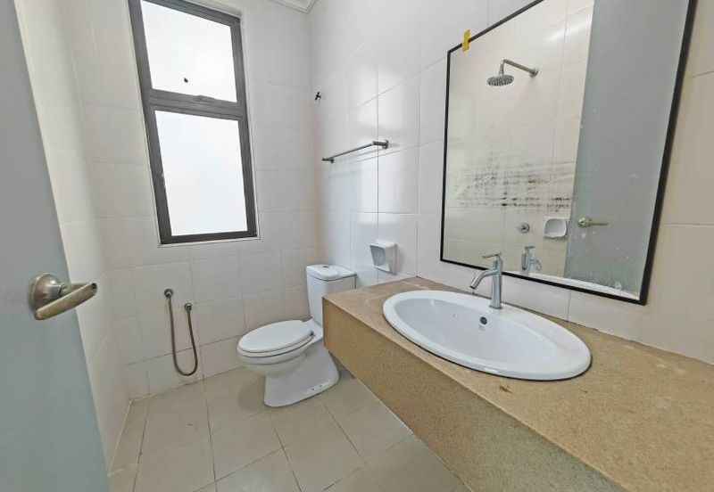 Avenue 2, Lake Valley