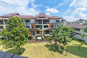 Avenue 2, Lake Valley