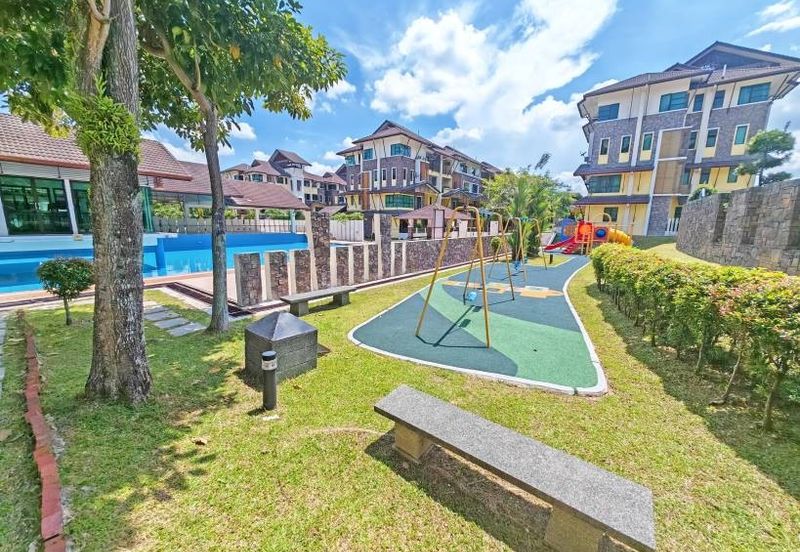 Avenue 2, Lake Valley