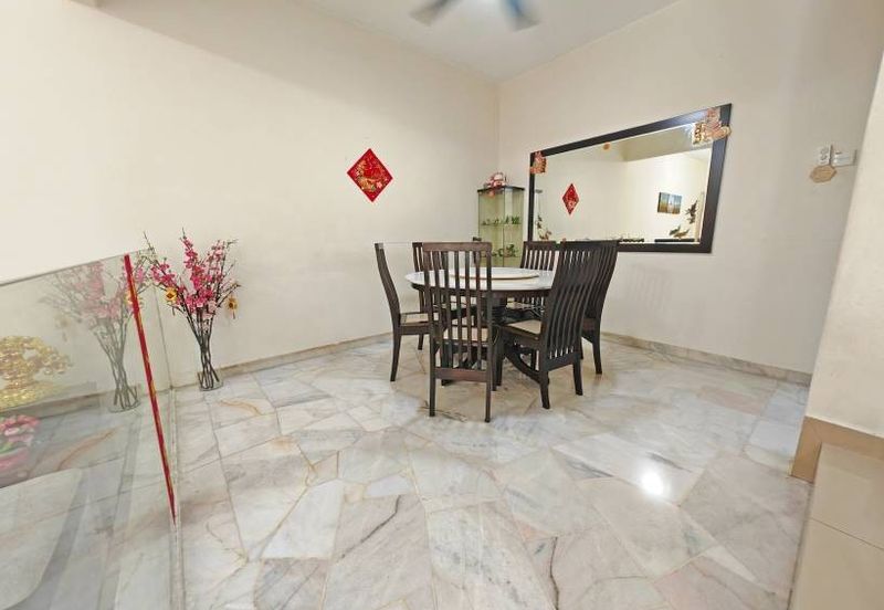 SL 6, Bandar Sungai Long