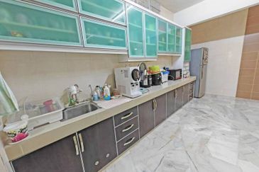 SL 6, Bandar Sungai Long