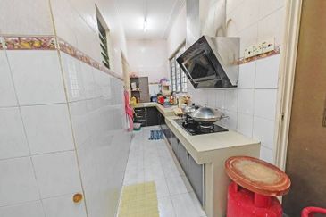 SL 6, Bandar Sungai Long