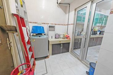 SL 6, Bandar Sungai Long