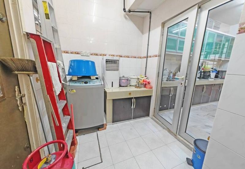 SL 6, Bandar Sungai Long