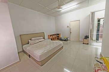 SL 6, Bandar Sungai Long