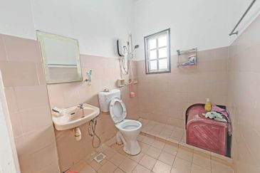 SL 6, Bandar Sungai Long