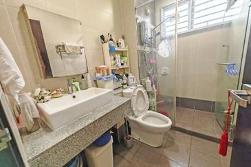 D'Premier @ Bandar Damai Perdana