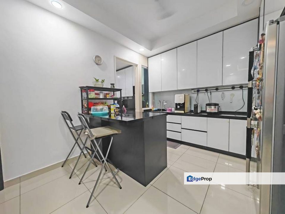 End Lot, Fully furnished, Freehold, Good Deal, Gated and Guarded, Renovated, Selangor, Kajang