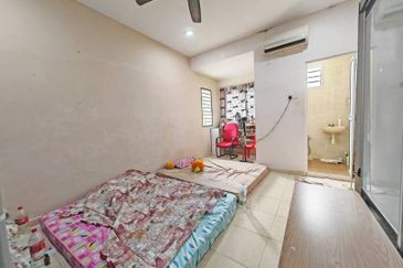 SL 6, Bandar Sungai Long