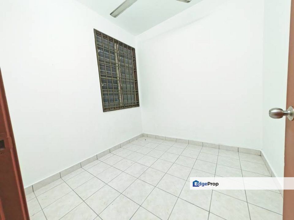 18x65, 4r3b, Newly Paint, Move in Condition, Selangor, Puchong