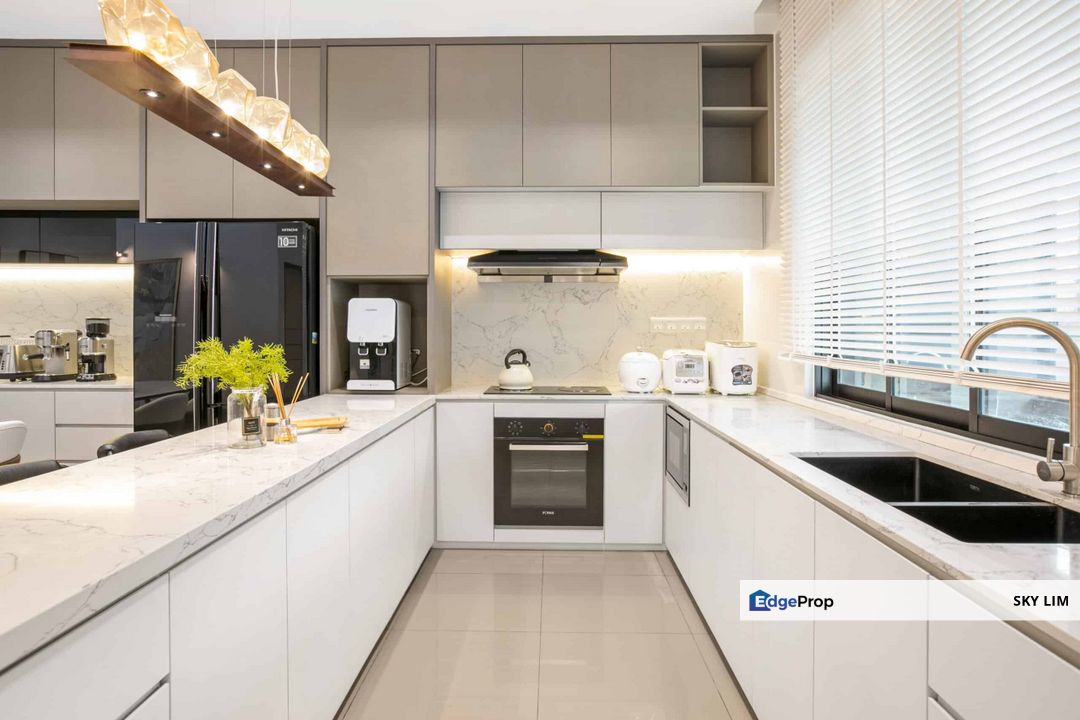 Melawati 0%dp cash back 130k fully furnished SUPER LOW DENSITY, Selangor, Taman Melawati