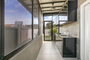 KL Sg Besi Cheapest In Town 0%downpayment fully furnished cashback The Cheapest in the KL City 5-10min reach KLCC is only from RM480K 1200sf (4r3b) 