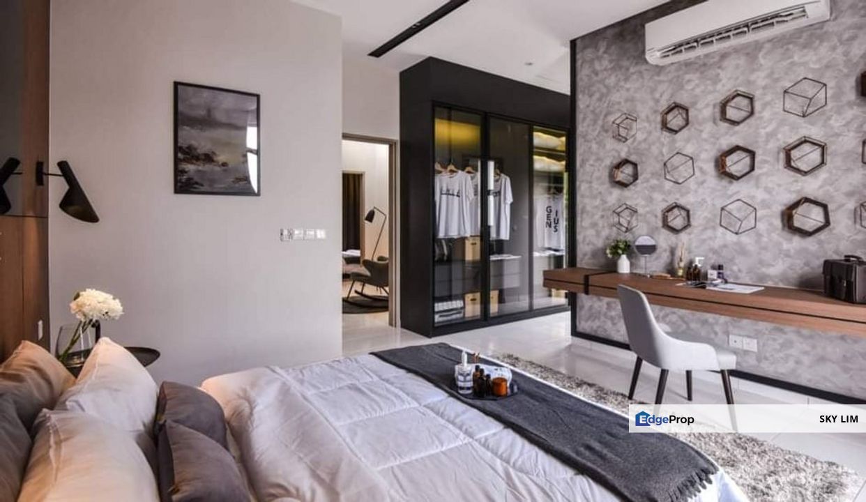 Selayang near MRT! full loan full furnish, 3r2b free 2cp, Selangor, Batu Caves 