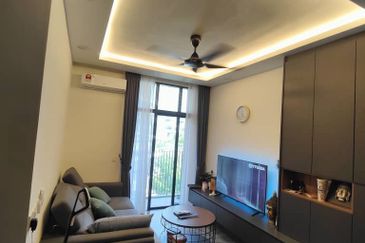 Henna Residence @ The Quartz