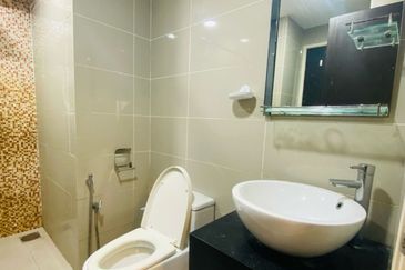 Dlatour condo near Taylor’s University