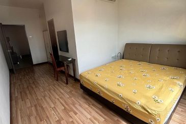 Shaftsbury Residence