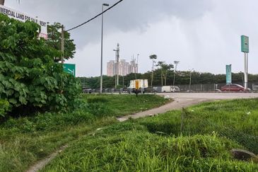 PUCHONG COMMERCIAL LAND