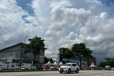 PUCHONG COMMERCIAL LAND