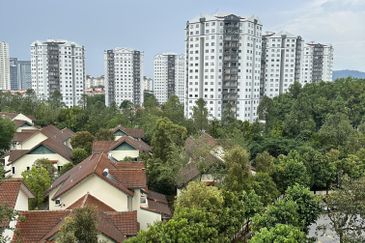 Desa ParkCity (Nadia Parkfront Condominium)