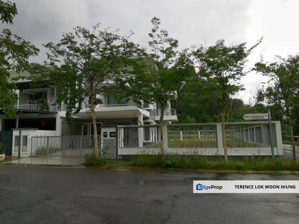 Seremban,senwang,forest heights,broadhill,aiden hill,corner lot, Negeri Sembilan, Seremban