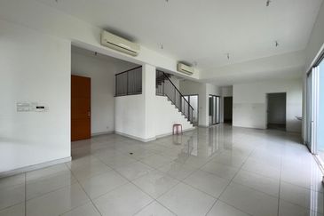 Parkfield Residences, Tropicana Heights