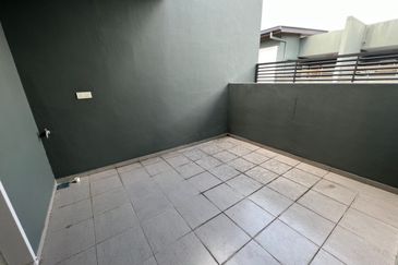 Parkfield Residences, Tropicana Heights