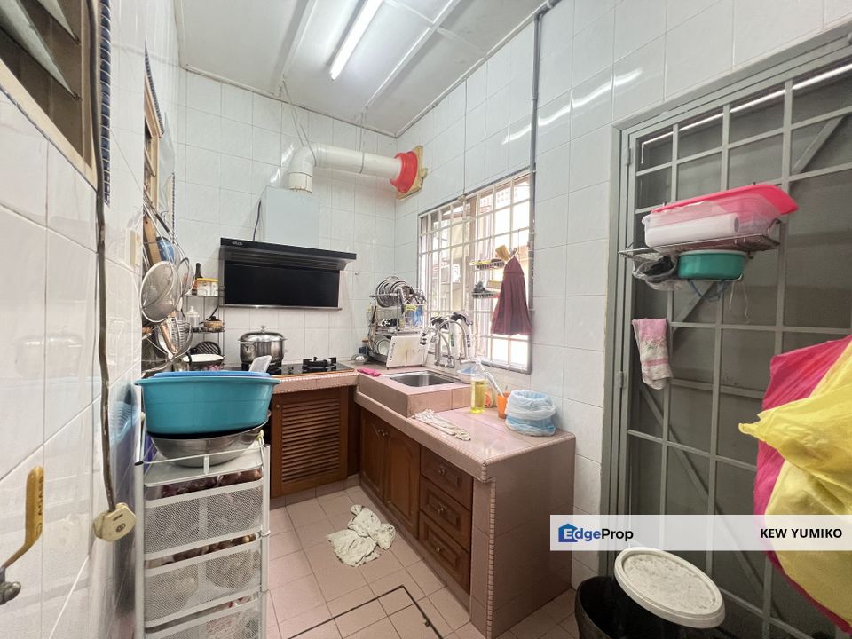 Super Cheap 3 Sty Terrace house @ Taman Putri Jaya, Selangor, Batu 9th Cheras