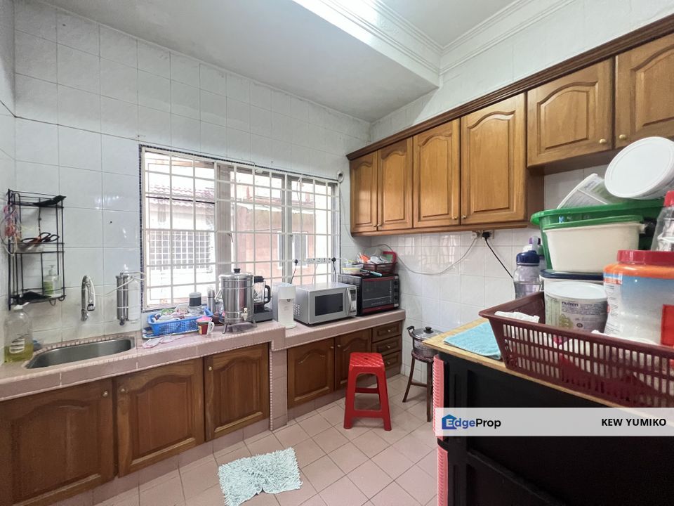 Super Cheap 3 Sty Terrace house @ Taman Putri Jaya, Selangor, Batu 9th Cheras