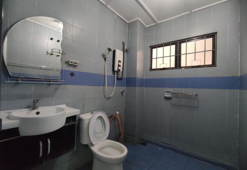 2 Storey Terrace Bandar Sungai Long For Sale/ Let