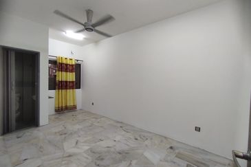 2 Storey Terrace Bandar Sungai Long For Sale/ Let