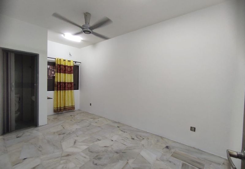 2 Storey Terrace Bandar Sungai Long For Sale/ Let