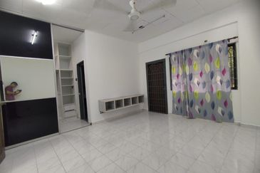 2 Storey Terrace Bandar Sungai Long For Sale/ Let