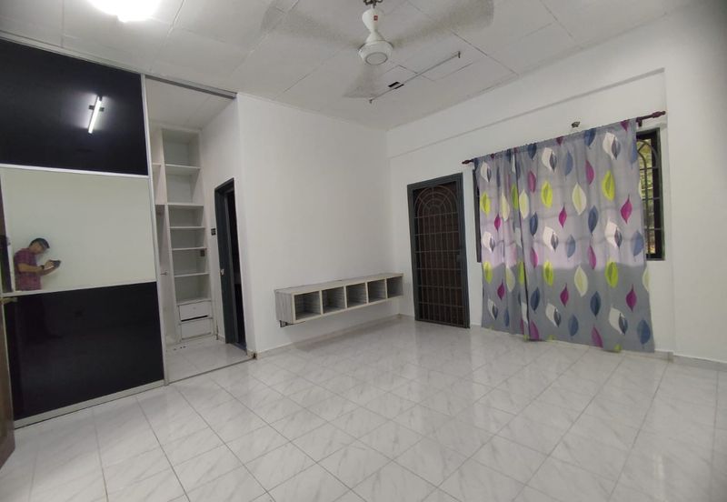 2 Storey Terrace Bandar Sungai Long For Sale/ Let