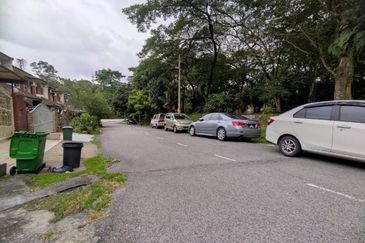 2 Storey Terrace Bandar Sungai Long For Sale/ Let