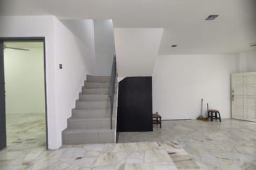 2 Storey Terrace Bandar Sungai Long For Sale/ Let