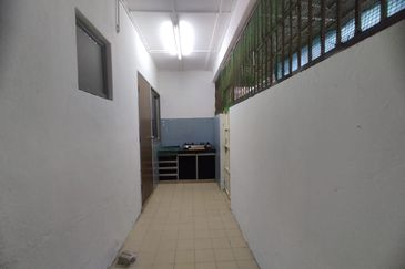 2 Storey Terrace Bandar Sungai Long For Sale/ Let