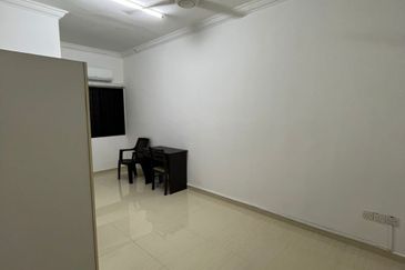 2 Storey Terrace Bandar Sungai Long For Sale/ Let