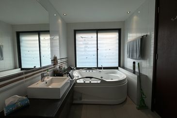 High Ceiling 3 Sty Semi D @ Bukit Mandarina Bukit Mandarina Second Enclave