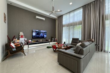 High Ceiling 3 Sty Semi D @ Bukit Mandarina Bukit Mandarina Second Enclave