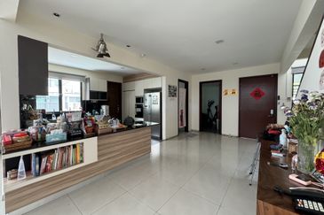 High Ceiling 3 Sty Semi D @ Bukit Mandarina Bukit Mandarina Second Enclave