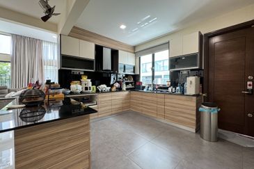 High Ceiling 3 Sty Semi D @ Bukit Mandarina Bukit Mandarina Second Enclave