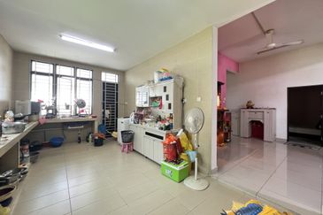 D'Premier @ Bandar Damai Perdana